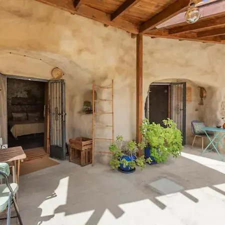 Alloggio per agriturismo De Poetas *